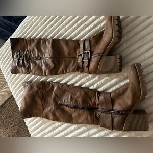 Tall brown over the knee boots size 8 - 20$